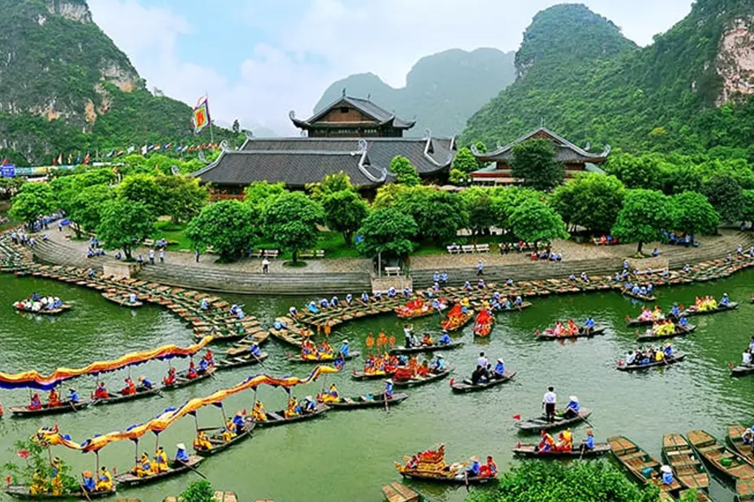 1 Day Luxury Tour in Bai Dinh, Trang An and Mua Cave